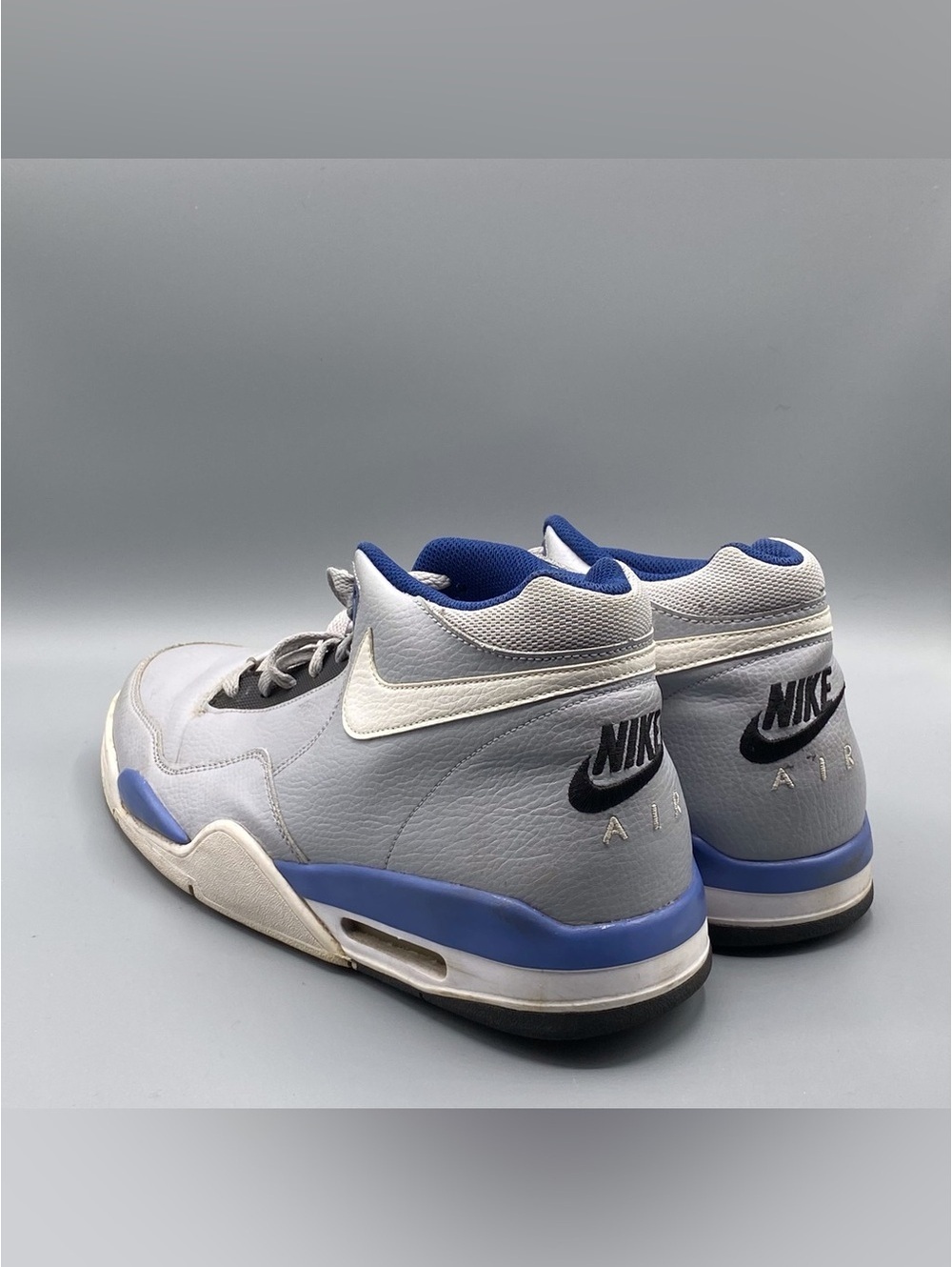Nike Men's Gray and Navy Sneakers - Picture 2 of 4